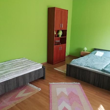 Rokus Apartman Apartamento Szeged Exterior foto